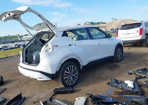 2021 Nissan Kicks Sv Xtronic Cvt z USA, uszkodzony, nr VIN 3N1CP5CVXML487751